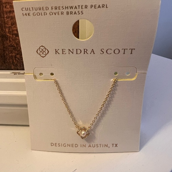 Kendra Scott Lydia Freshwater Pearl 14k gold over brass necklace - Picture 5 of 6